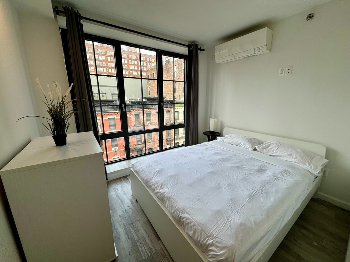 Primary Photo - 433 W 53rd St
