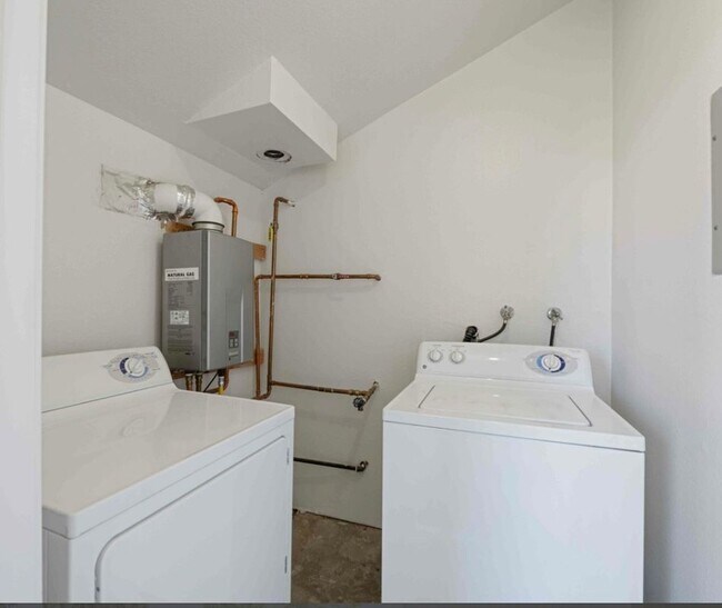 Foto del edificio - 25339 The Old Rd