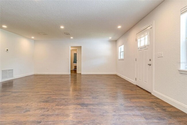Building Photo - Charming 4BR House in Altamonte Springs