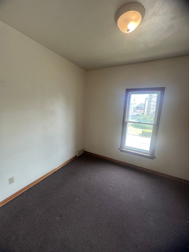 Foto del edificio - 1125 E 9th St