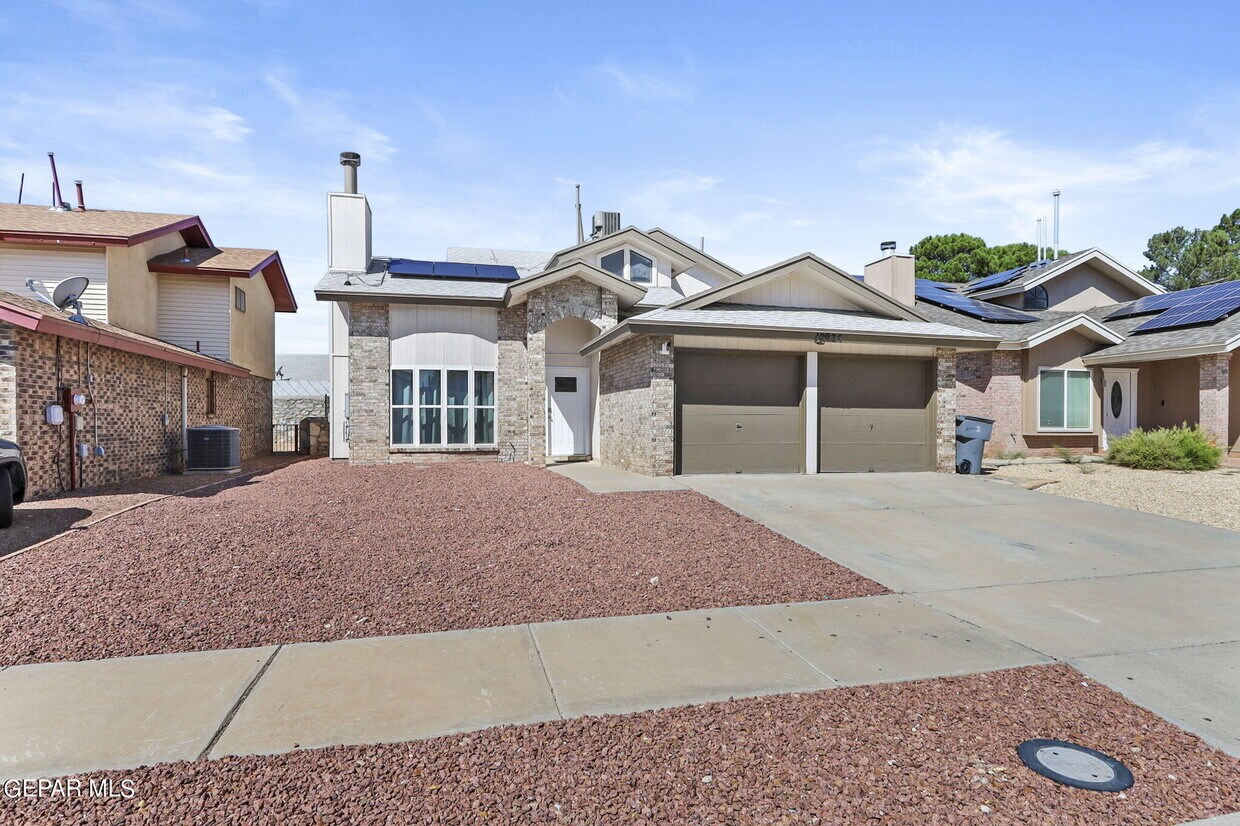 Foto principal - 10925 Ernie Banks Dr
