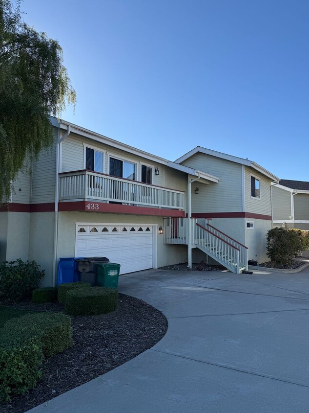 Primary Photo - Beautiful Grover Beach Home