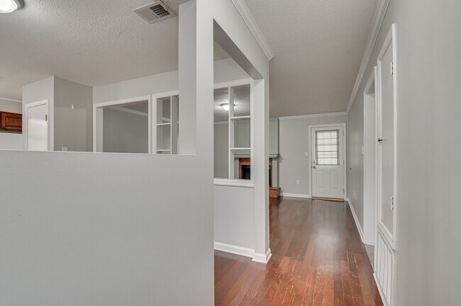 Foto del edificio - 2919 Cable Way