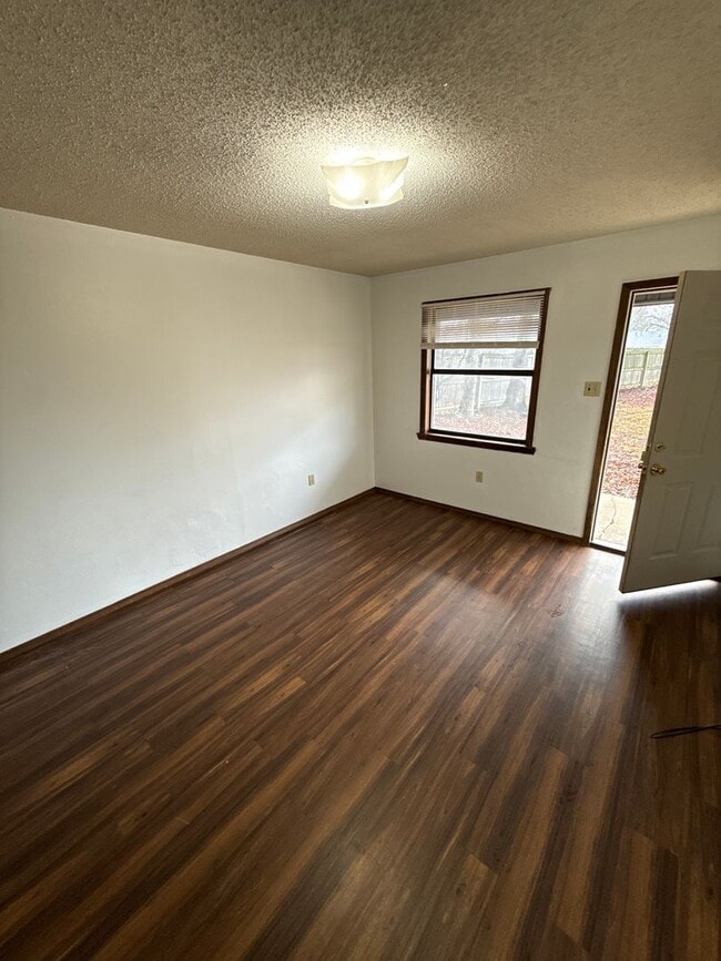 Foto del edificio - 805 E N St