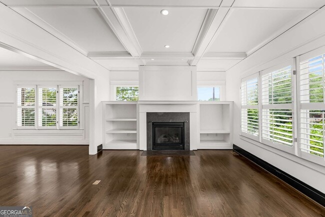 Foto del edificio - 546 Candler Park Dr NE