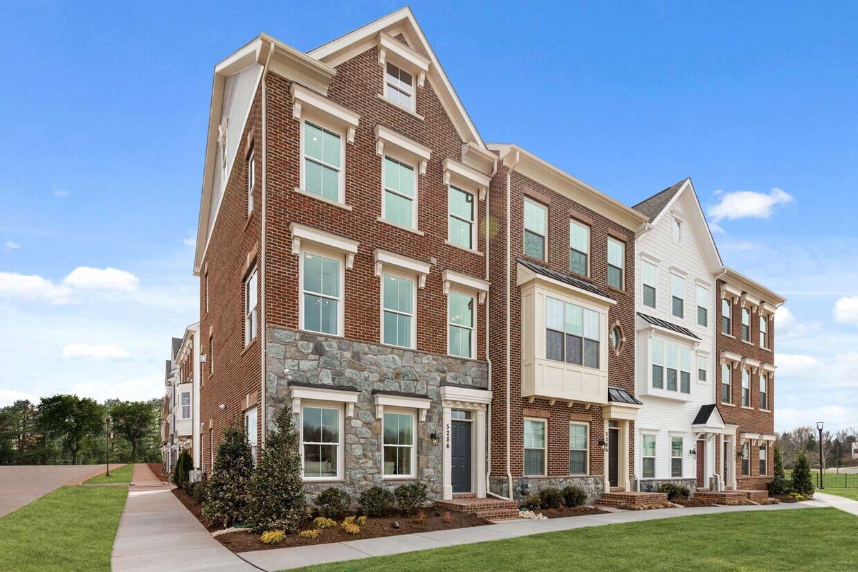 14804 Retreat Blvd, Chantilly, VA 20151 Townhome Rentals in Chantilly