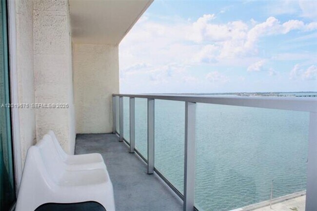 Foto del edificio - 1155 Brickell Bay Dr