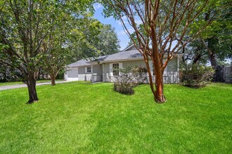 Building Photo - 7 Grandiflora Ln