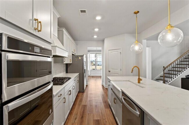 Foto del edificio - 7595 Tiberon Pkwy