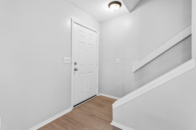 Building Photo - 500 N Betty Jo Dr Fourplex