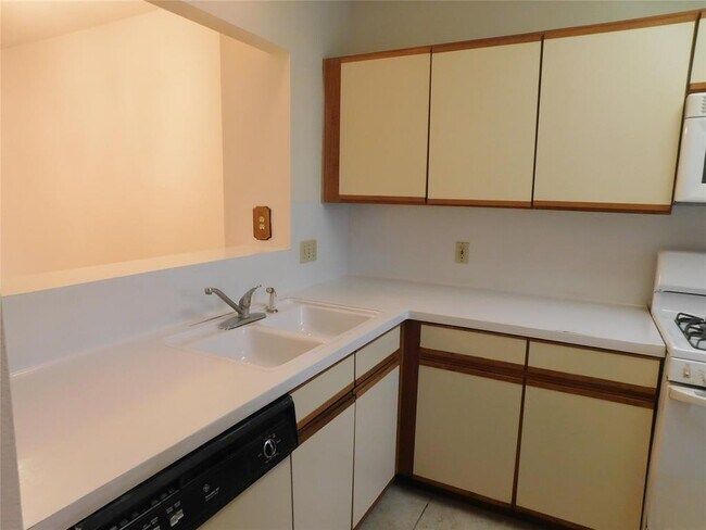 Foto del edificio - 2930 Grants Lake Blvd