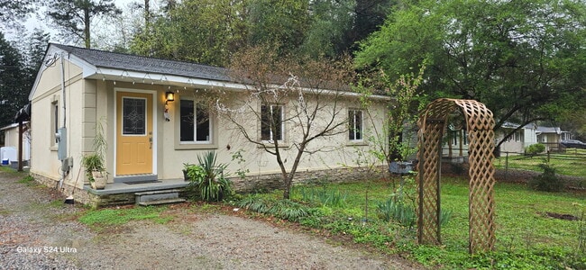 Building Photo - 228 Weston Rd