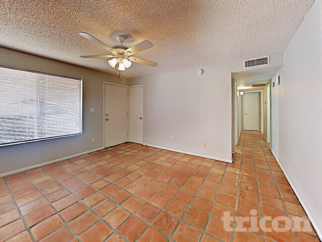 Building Photo - 1246 E Barbara Dr