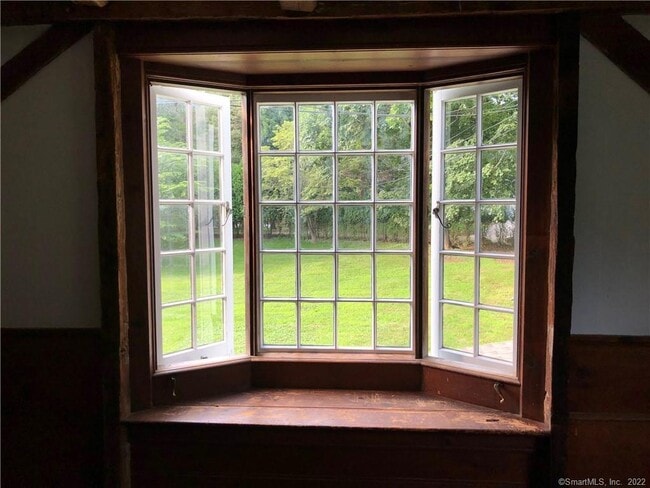 Foto del edificio - 92 Compo Rd S