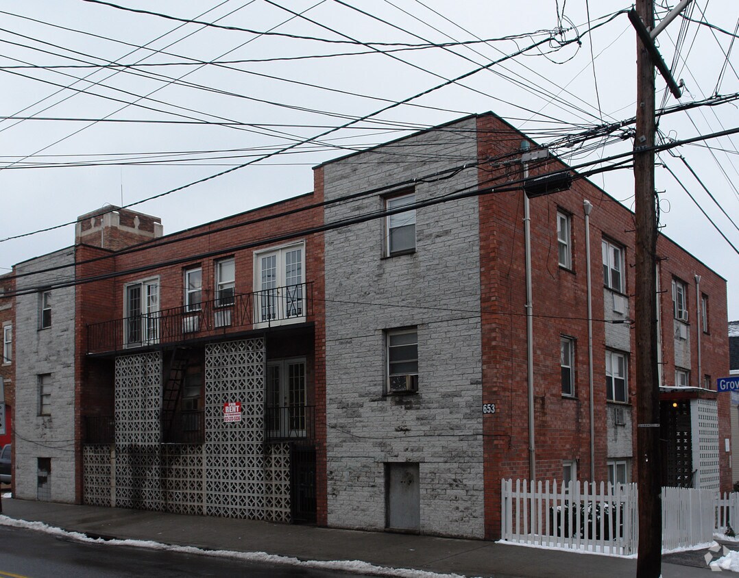 Primary Photo - 653 Grove St