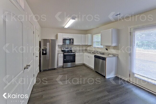 Foto del edificio - 204 Glenoaks Dr