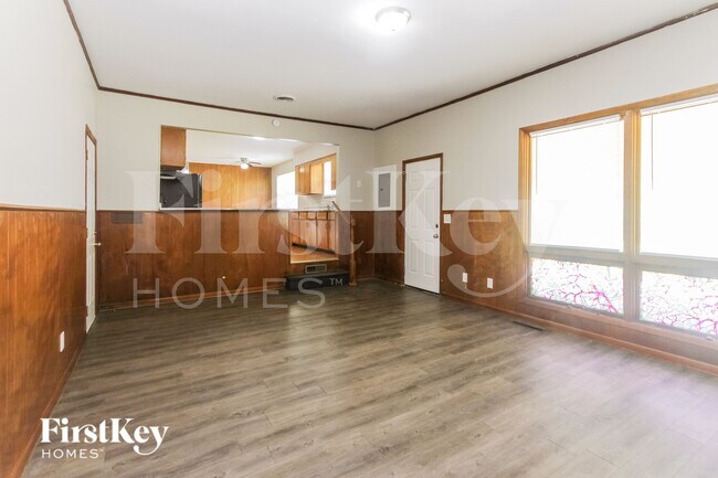 Foto del edificio - 5750 Wallingwood Dr