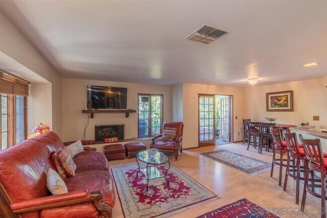 Foto del edificio - 8642 Villa La Jolla Dr