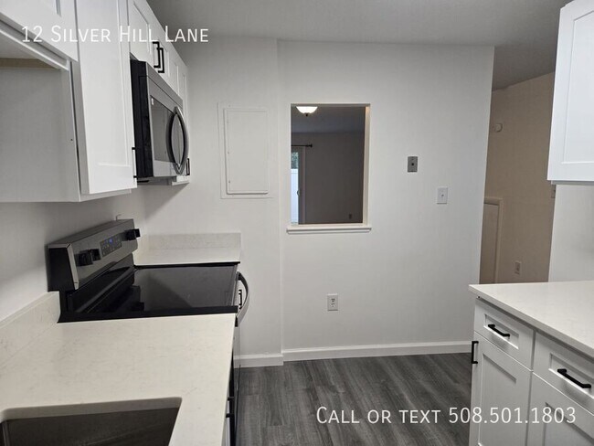 Foto del edificio - 12 Silver Hill Ln