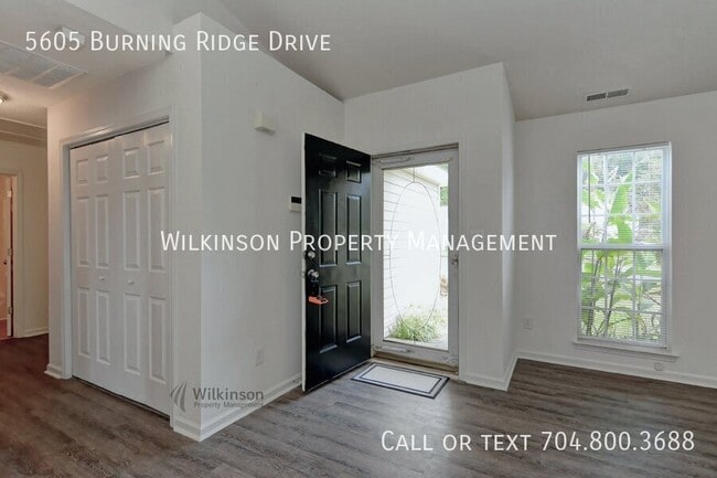 Foto del edificio - 5605 Burning Ridge Dr