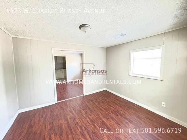 Foto del edificio - 4423 W Charles Bussey Ave