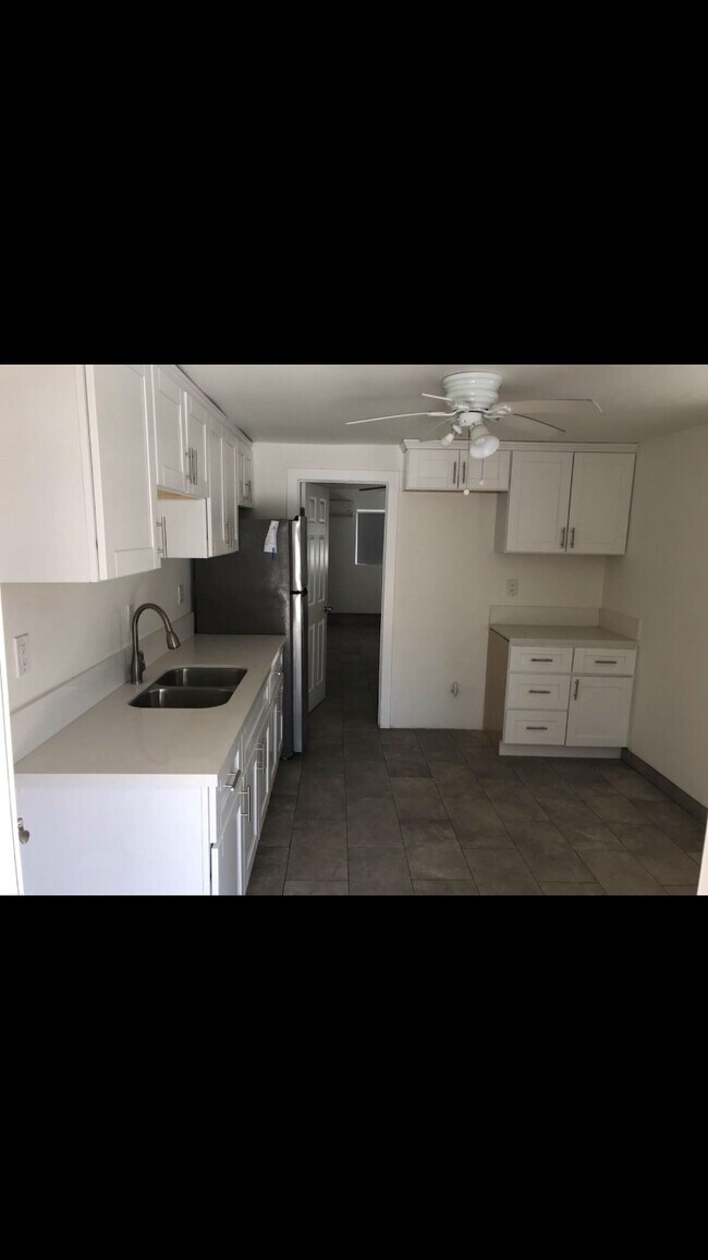 Foto del edificio - 1279 Goshen St