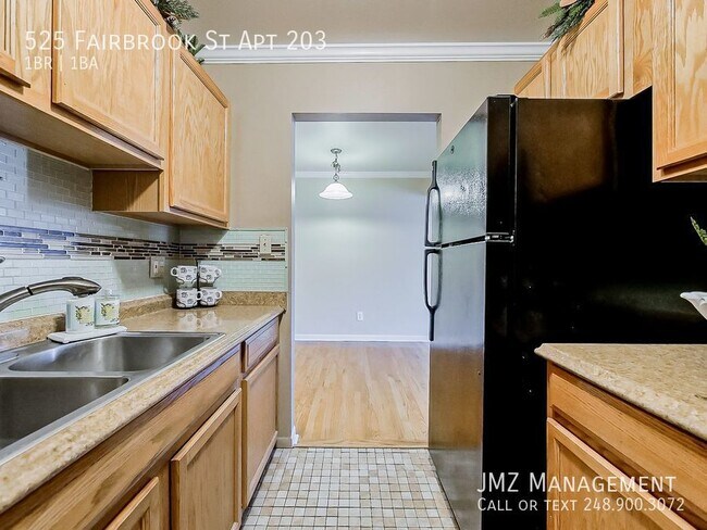 Building Photo - Welcome to this charming 1 bedroom, 1 bath...