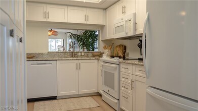 Building Photo - 265 Deerwood Cir