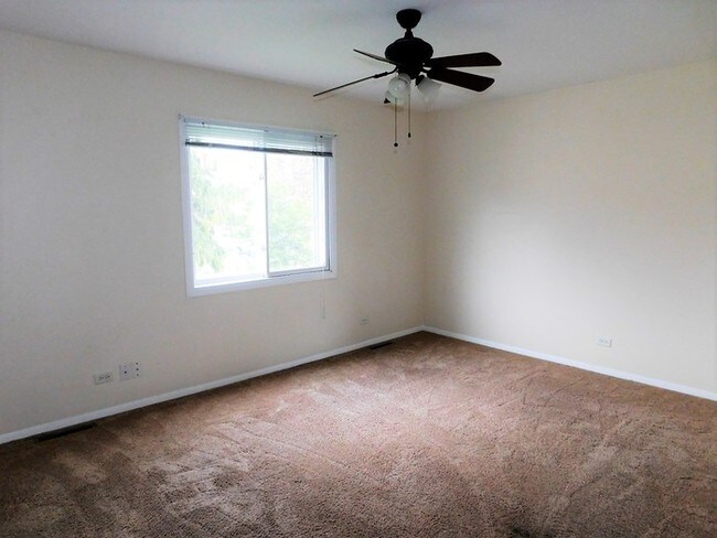 Foto del edificio - 614 Allanson Rd, Mundelein, IL 60060
