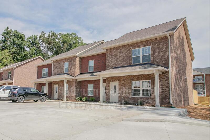 Primary Photo - 550 Peachers Mill Rd