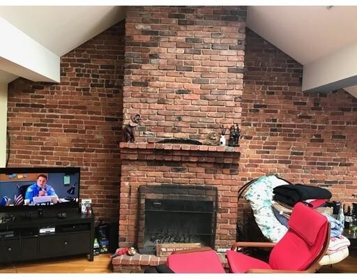 Primary Photo - 36 Hanson St