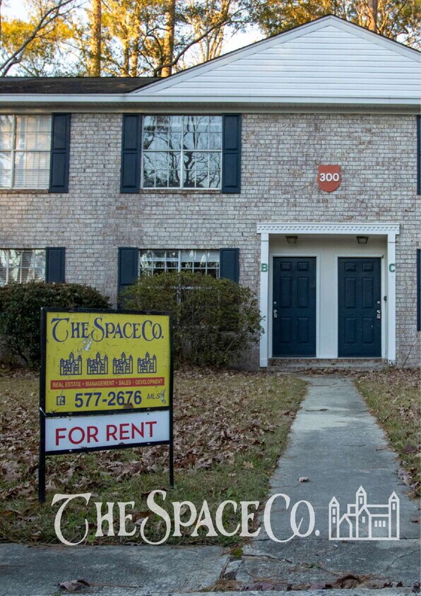 Building Photo - Furnished 2Br/ 1.5 BA -300 Crestview Drive Unit D