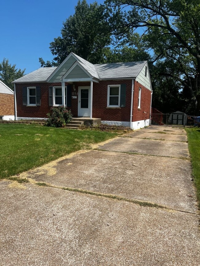 Building Photo - 1240 St Mark Dr