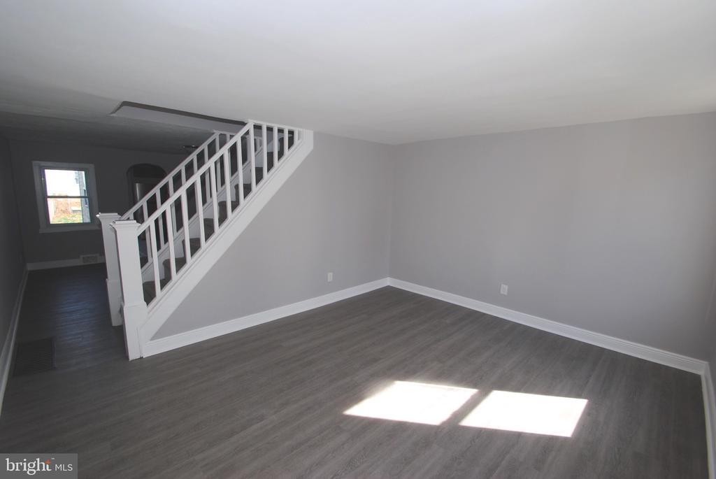 Primary Photo - 311 York St