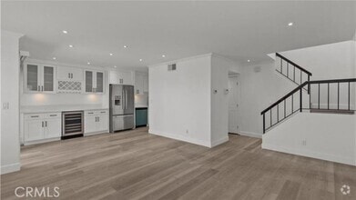 Building Photo - 10500 Sunland Blvd