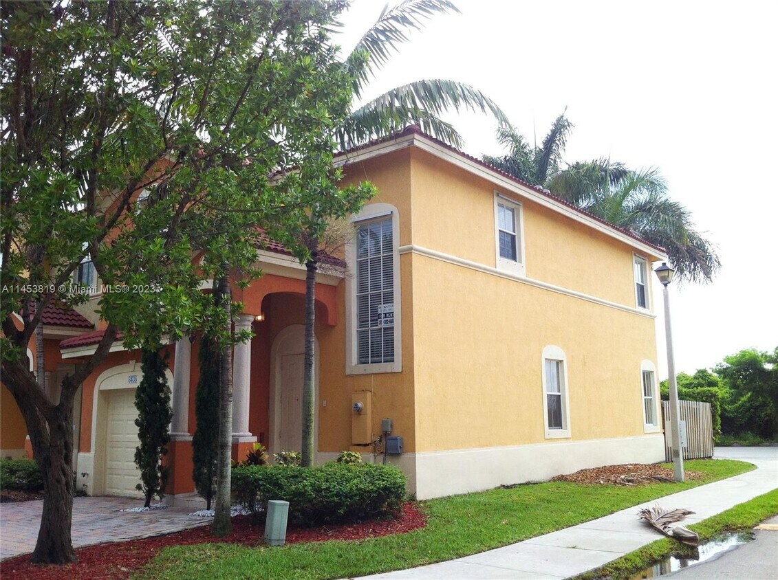 Primary Photo - 8438 SW 166th Pl