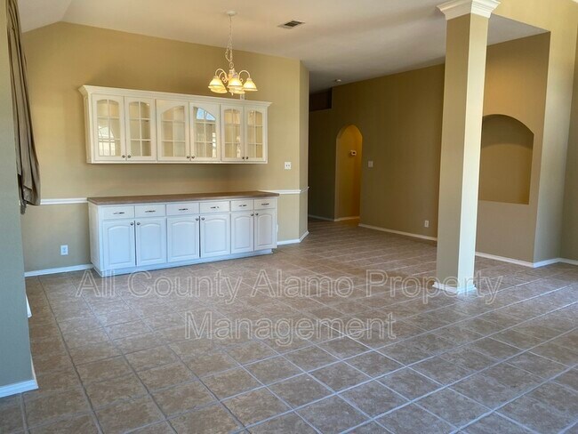 Building Photo - 145 Ozuna Dr