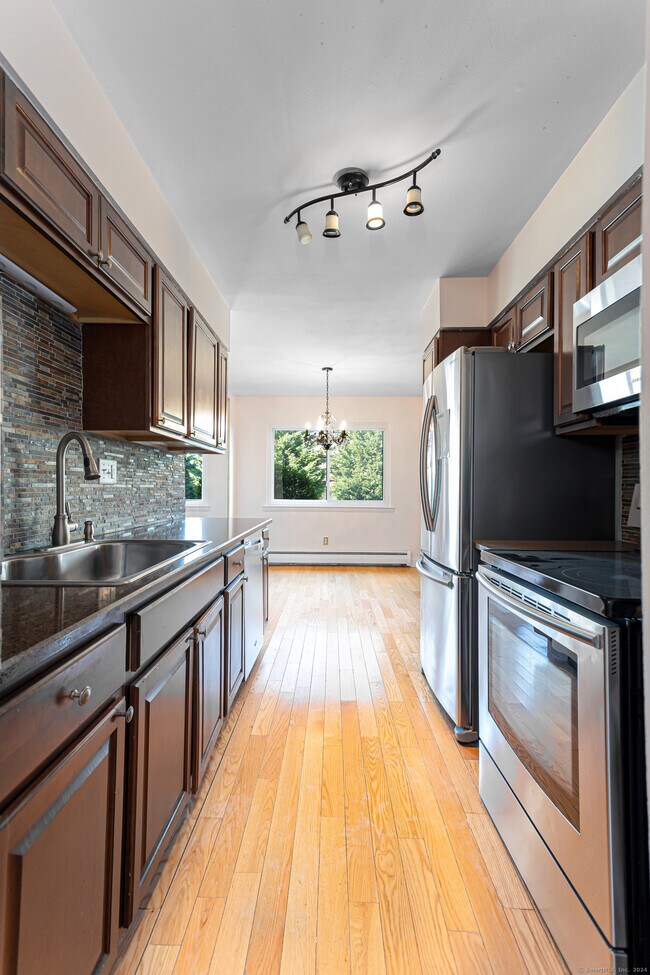 Building Photo - 154 Cold Spring Rd