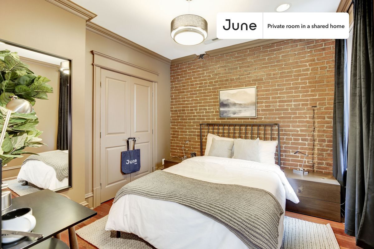 Private bedroom in 4 bed/3 bath Home - Private bedroom in 4 bed/3 bath Home