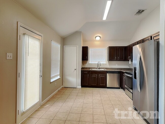 Building Photo - 1110 Sage Brush Tr