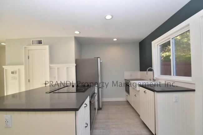 Building Photo - 30 Aries Ln