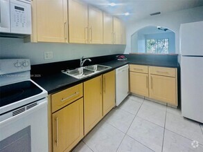 Building Photo - 8101 SW 73rd Ave