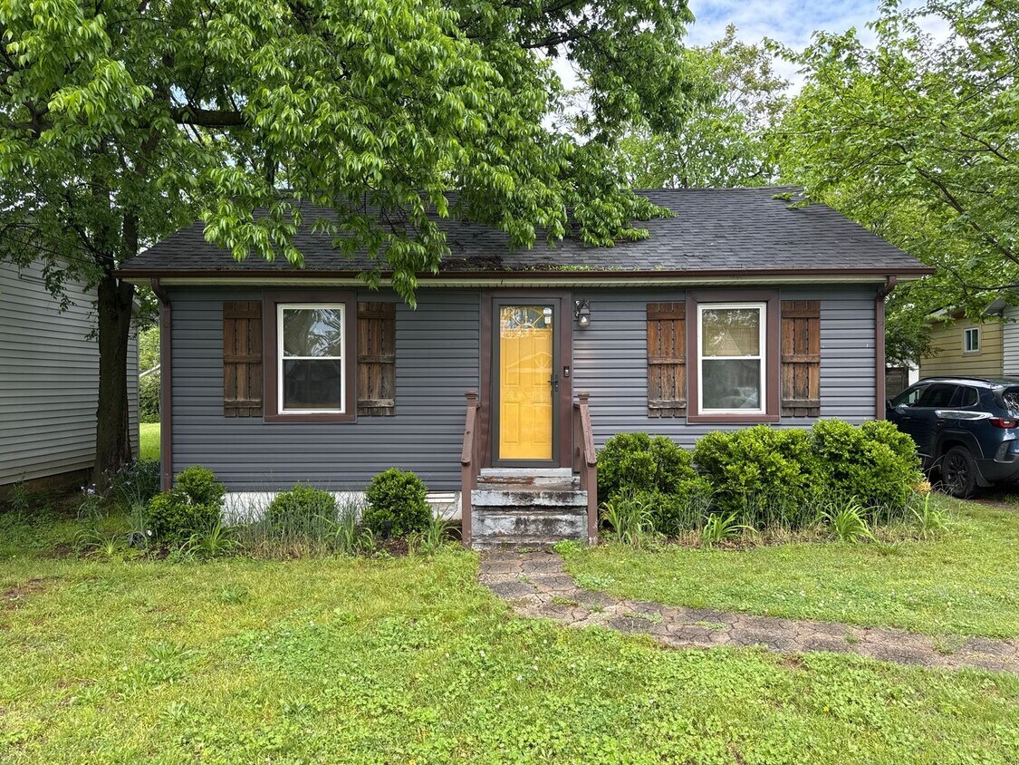 Primary Photo - Charming 1940s Cottage in the Heart of Mad...