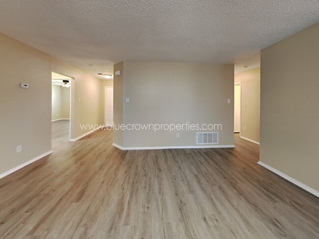 Foto del edificio - 1529 Windward Ln
