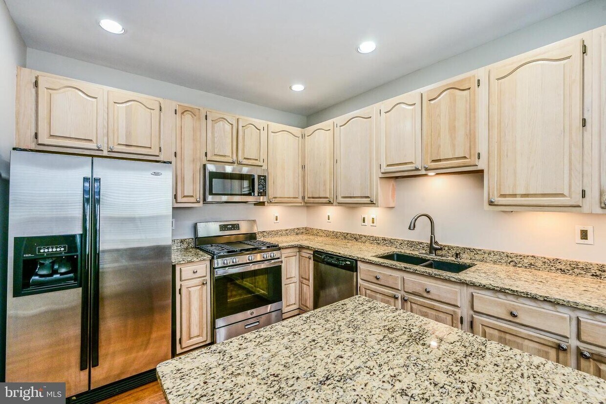 47598 Comer Square, Sterling, VA 20165 Townhome Rentals in Sterling