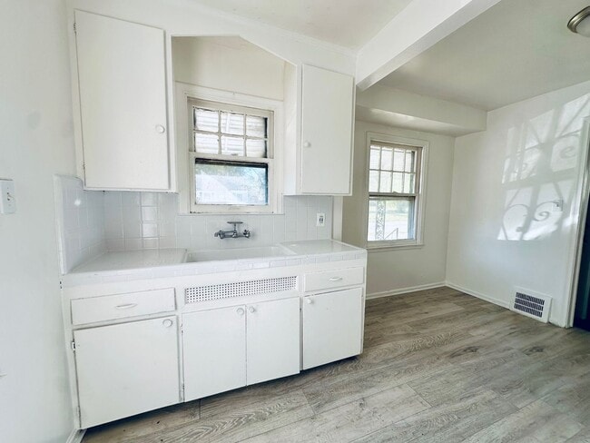 Foto del edificio - 2 Bedroom 1 Bath House For Lease Section 8 Only