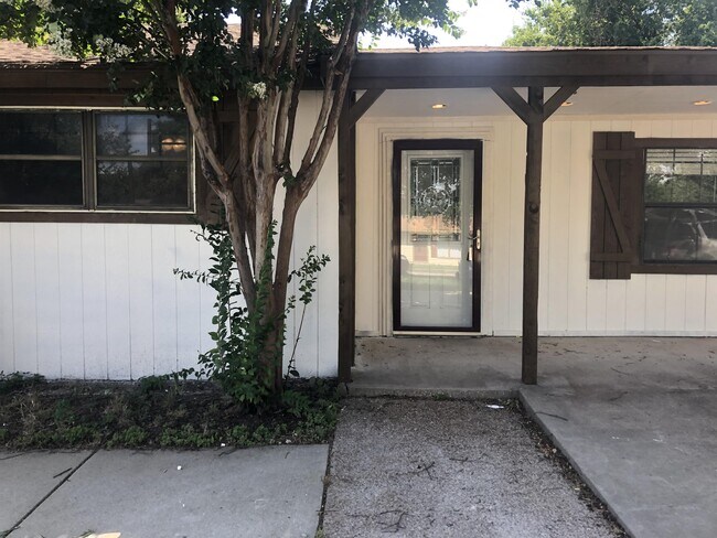 Foto del edificio - 222 San Angelo Ave