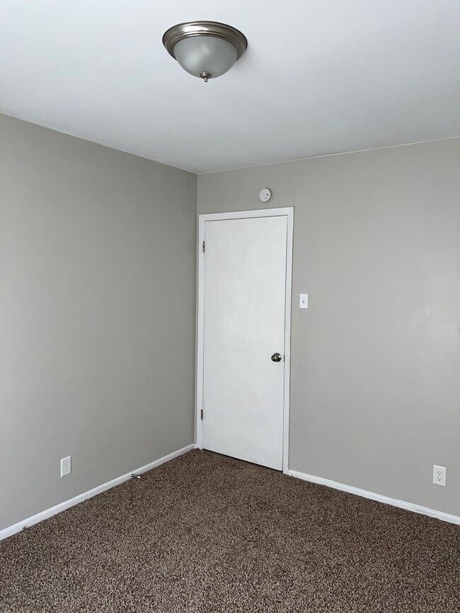 Building Photo - 206 Balboa Dr