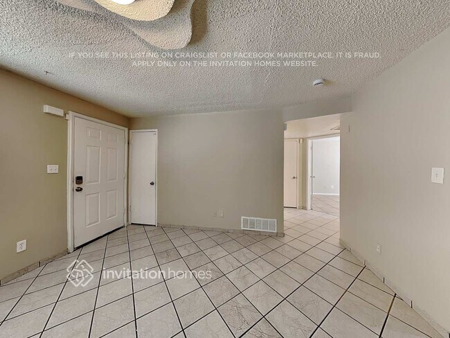 Building Photo - 4651 N 79th Dr