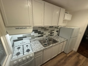 Building Photo - 10 Corbin Ct